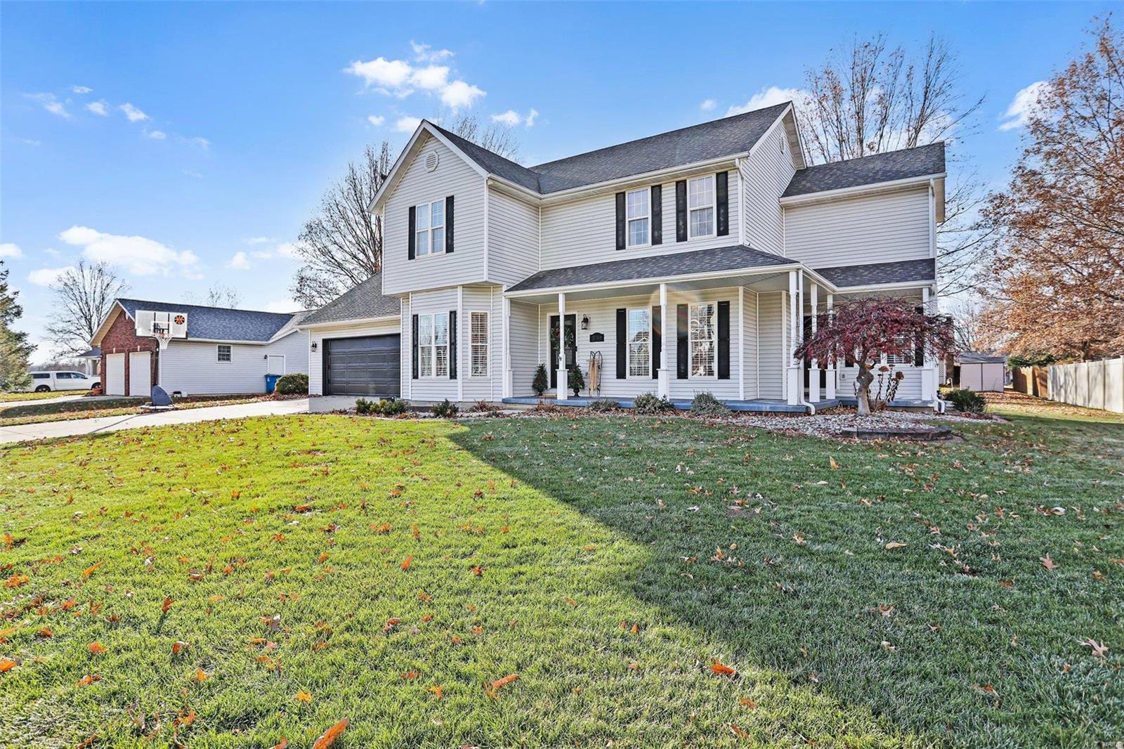 4 Bedroom, 3,202 sq. feet 330 Hampton Court Highland, IL