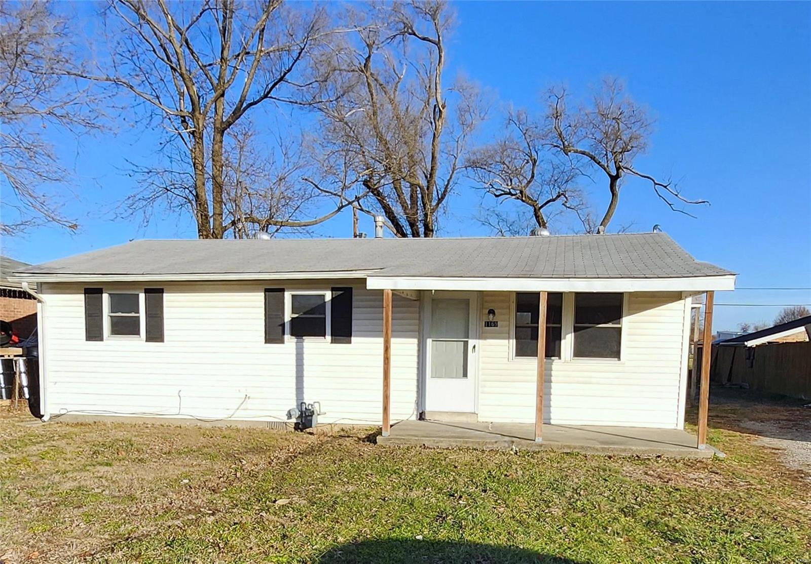 3 Bedroom, 975 sq. feet 1169 LOLA Street Granite City, IL