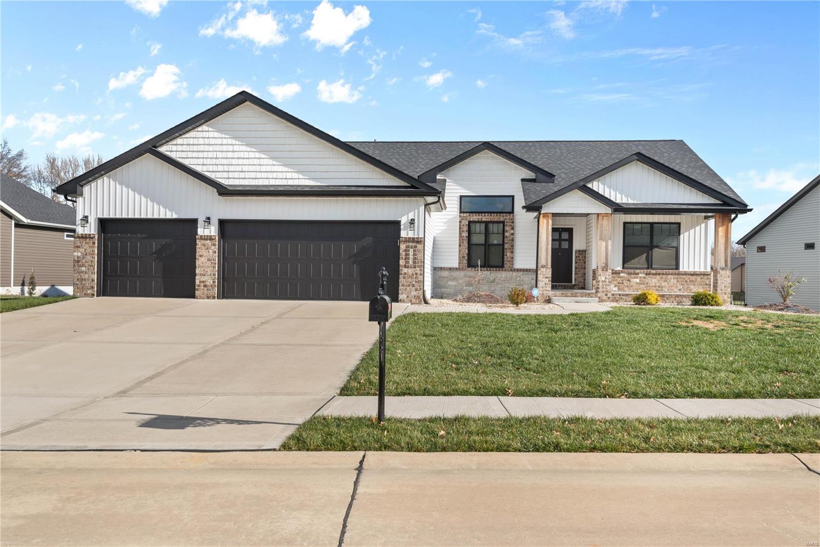 4 Bedroom, 2,409 sq. feet 123 Timber Terr Troy, IL