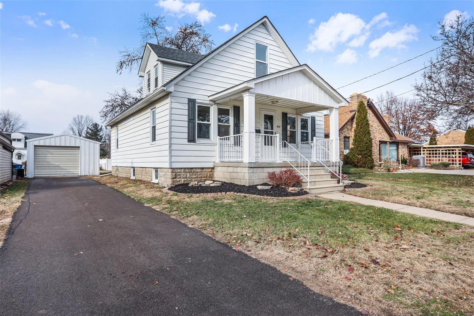 3 Bedroom, 1,232 sq. feet 472 Prairie Street Bethalto, IL