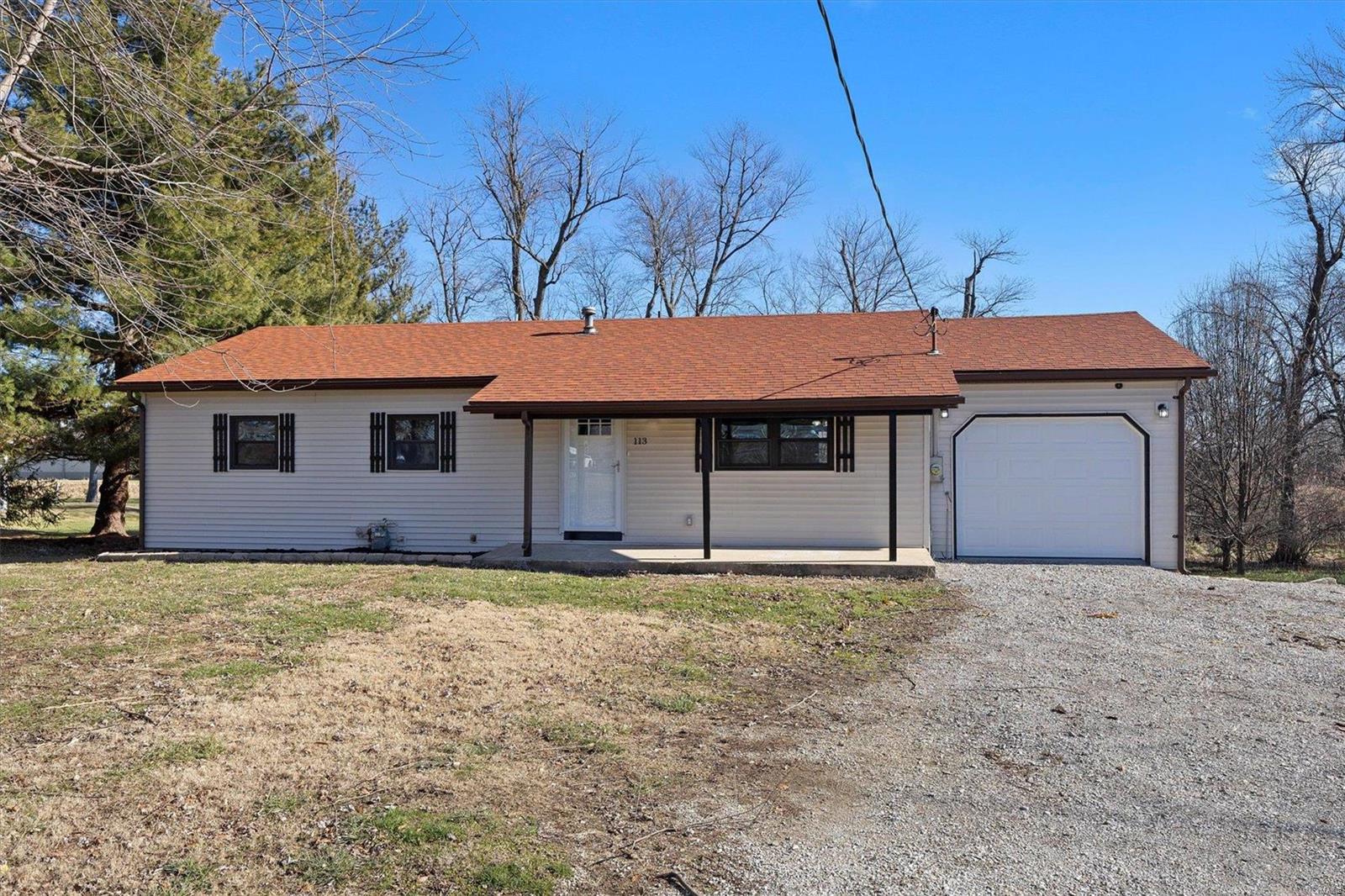 3 Bedroom, 1,100 sq. feet 113 Dale Avenue Collinsville, IL