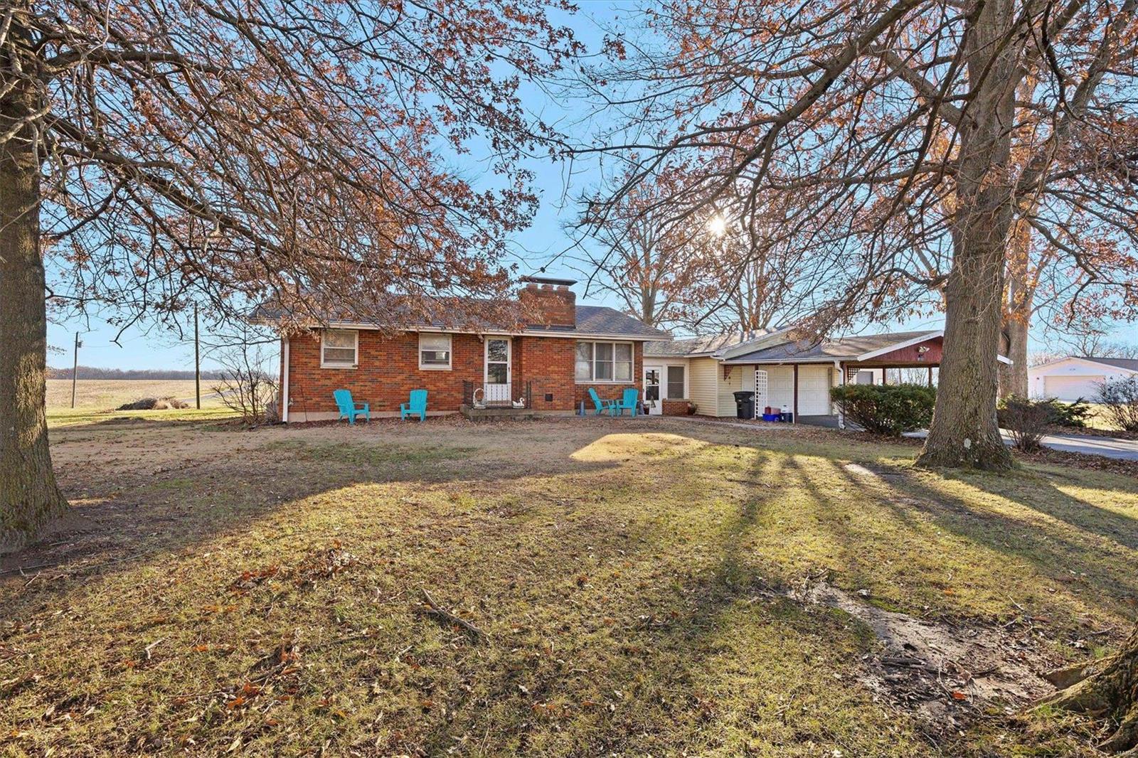 3 Bedroom, 1,132 sq. feet 9572 Lincoln Drive Worden, IL