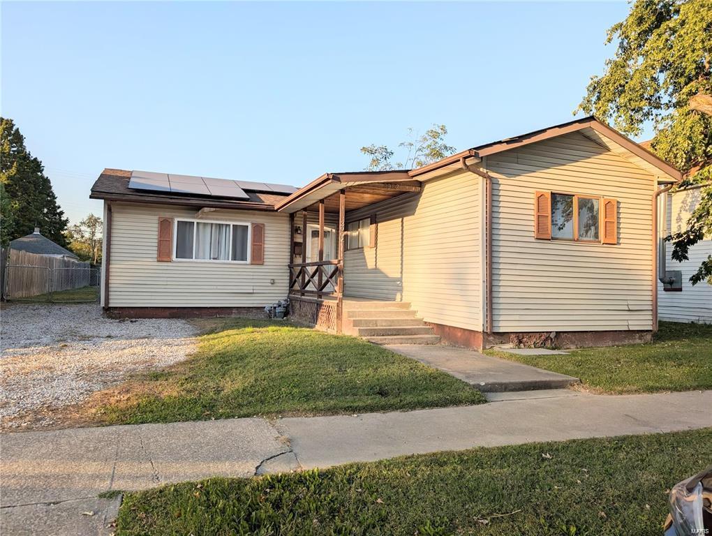 3 Bedroom, 1,544 sq. feet 2902 Denver Street Granite City, IL