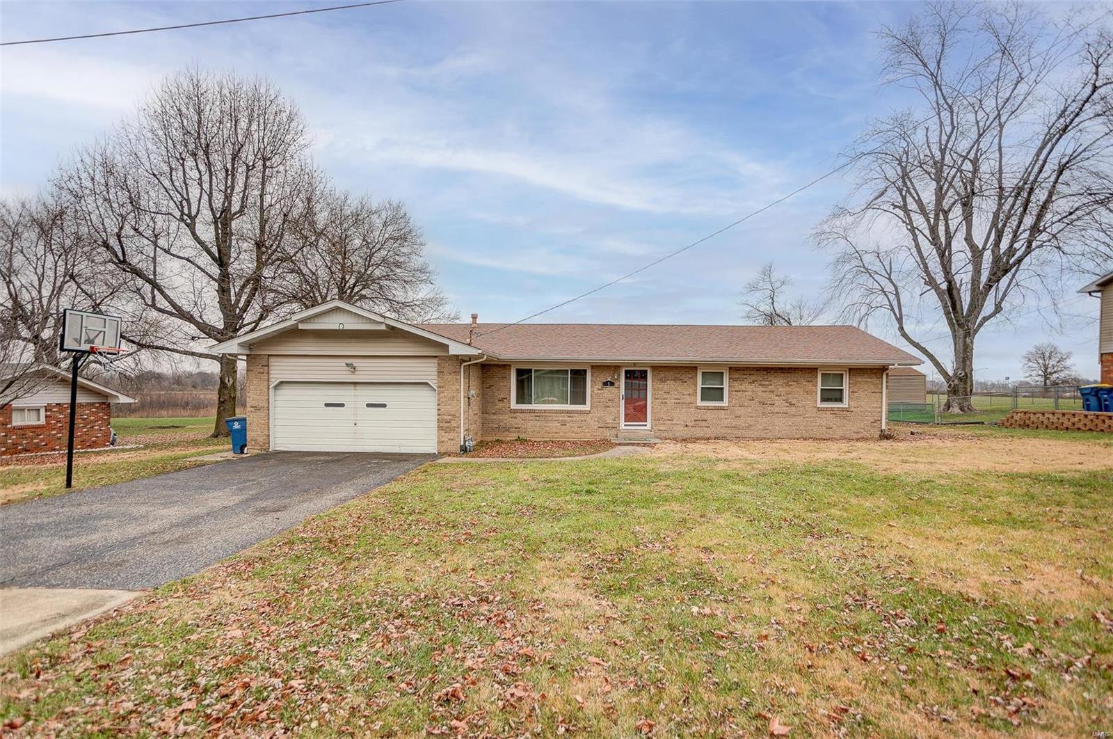 3 Bedroom, 1,282 sq. feet 5 Saint Charles Drive Drive Collinsville, IL