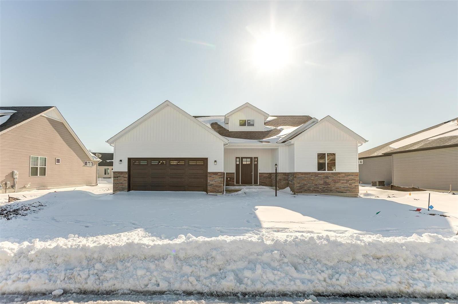 4 Bedroom,  7112 Richmond Drive Glen Carbon, IL