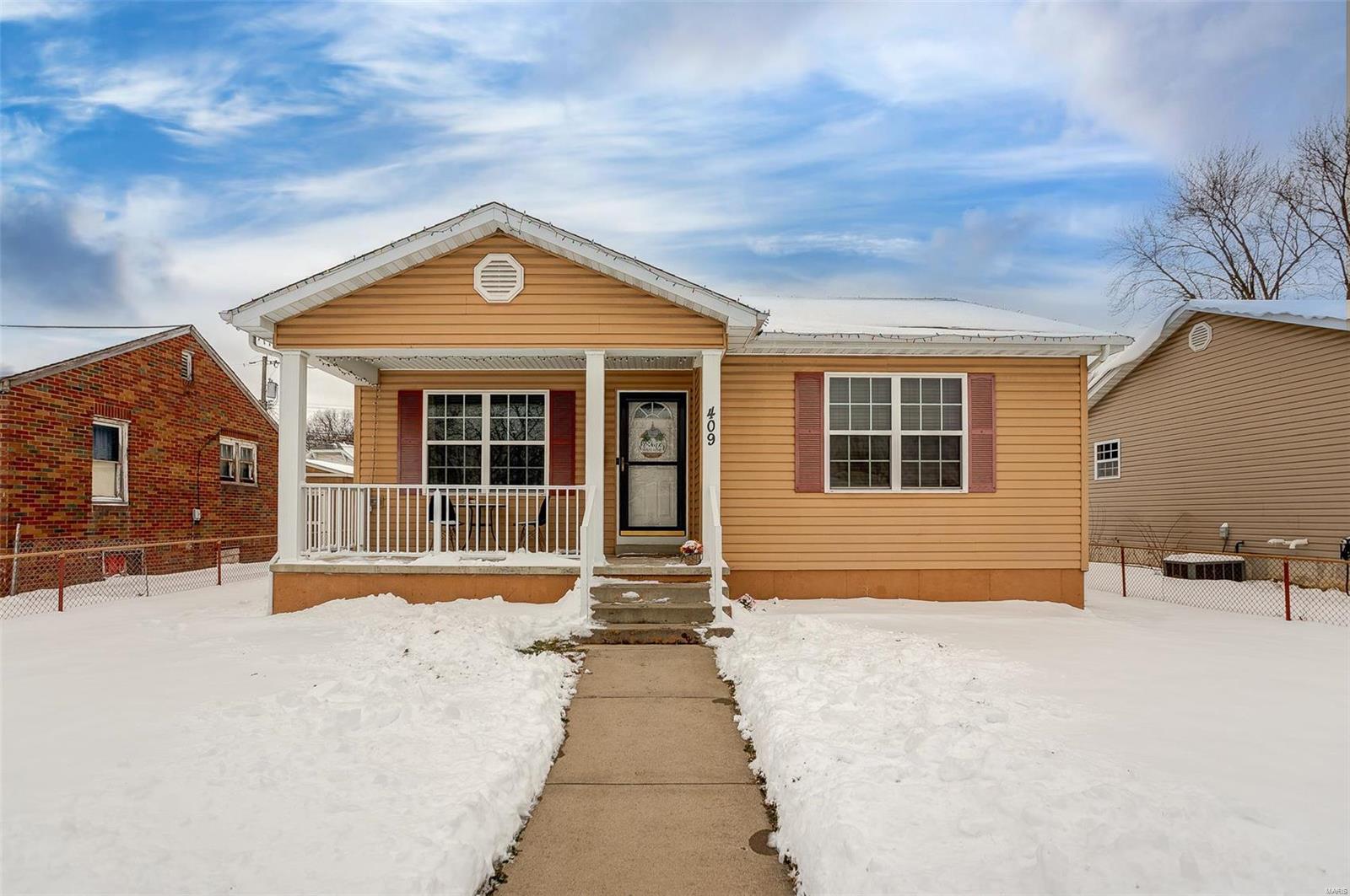 3 Bedroom, 1,728 sq. feet 409 Lincoln Avenue East Alton, IL