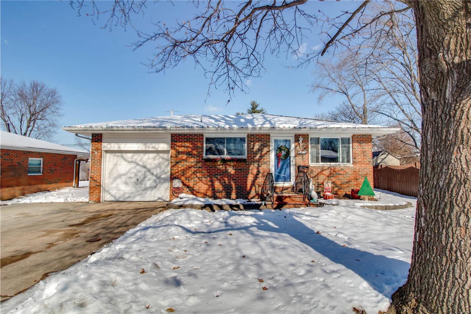 3 Bedroom, 1,066 sq. feet 585 Mildred Avenue Wood River, IL