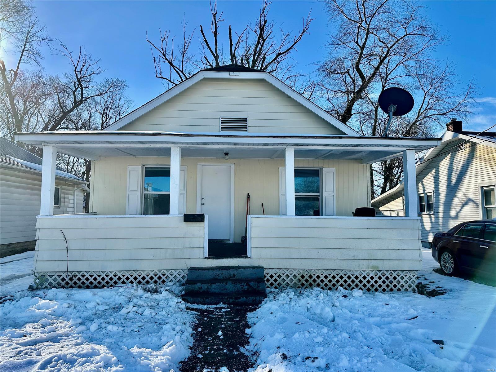 3 Bedroom, 768 sq. feet 837 Pine Street East Alton, IL