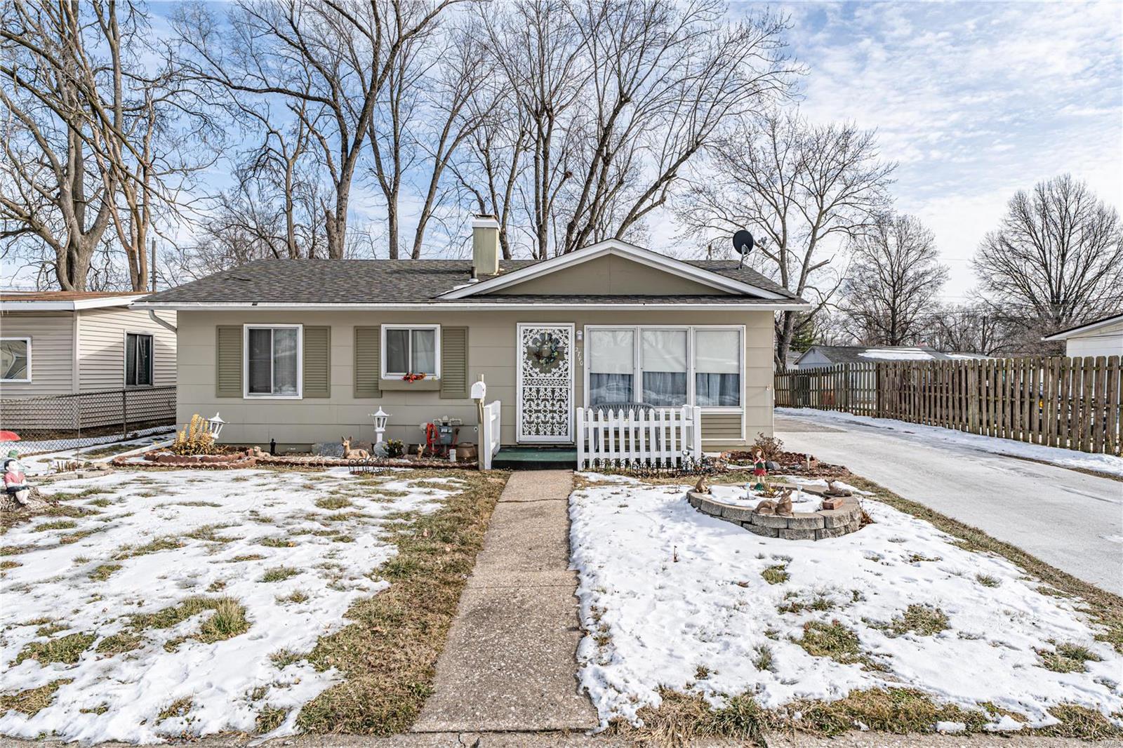 3 Bedroom, 1,170 sq. feet 2740 Birch Avenue Granite City, IL