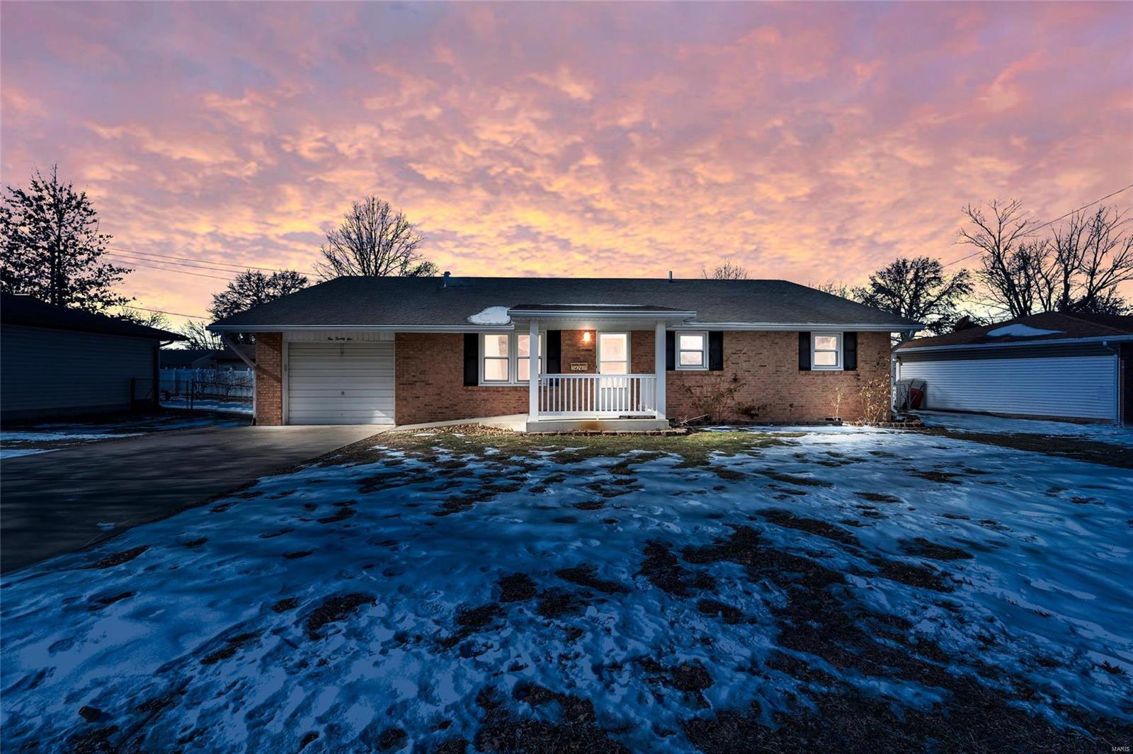 3 Bedroom, 1,990 sq. feet 426 Texas Boulevard Bethalto, IL