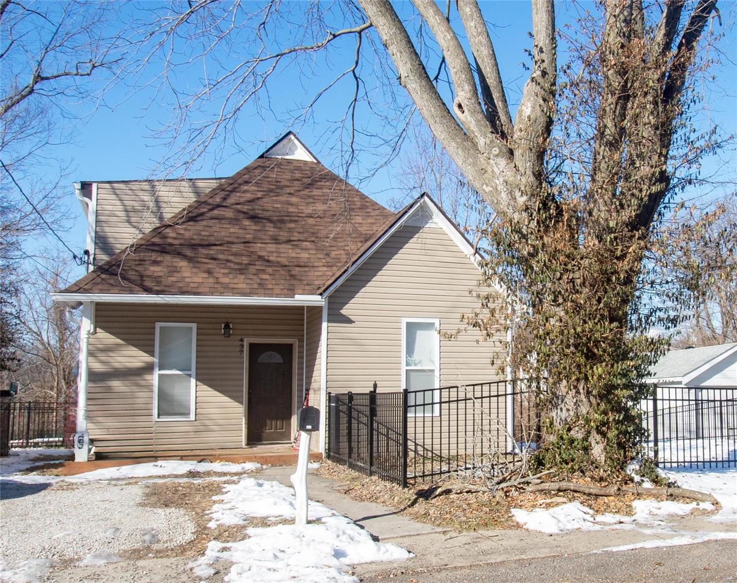 3 Bedroom, 1,320 sq. feet 437 CHESTNUT  Collinsville, IL