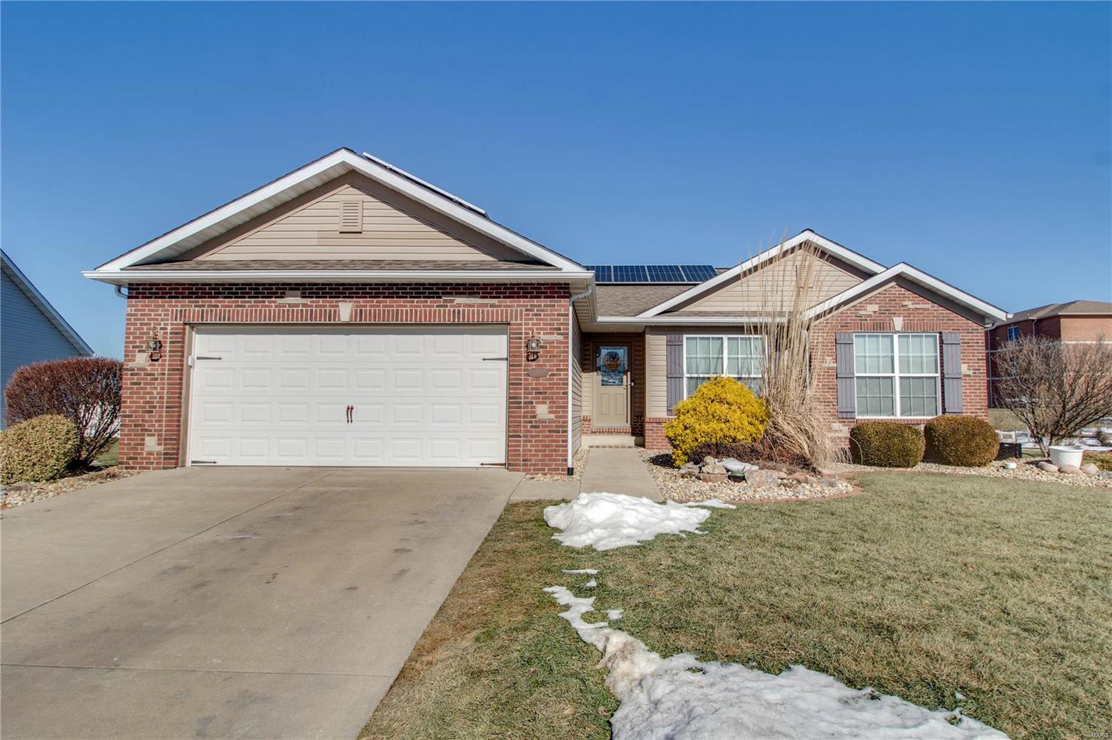 3 Bedroom, 2,674 sq. feet 6959 Magona Court Maryville, IL