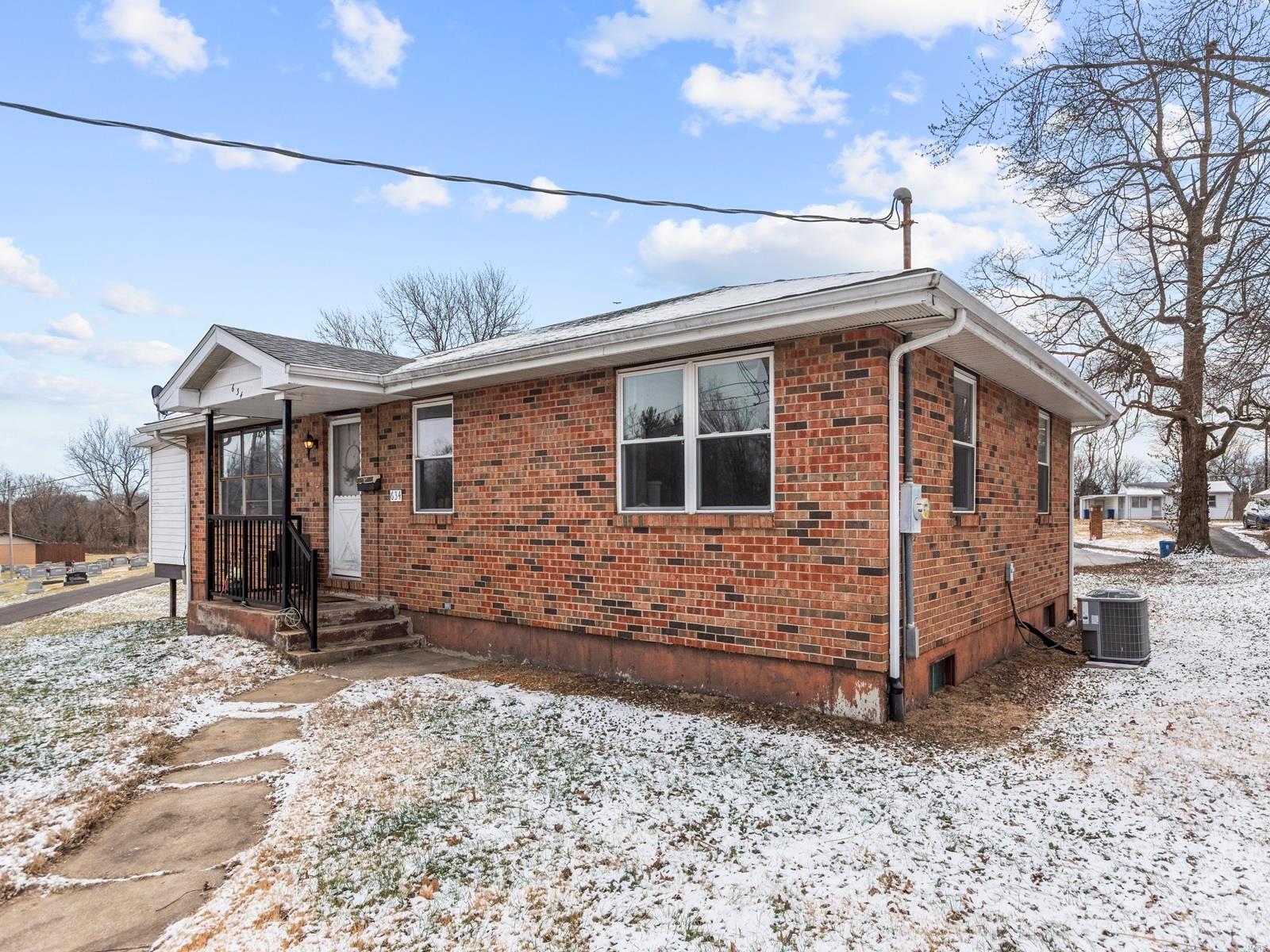 3 Bedroom,  634 Main Street Collinsville, IL