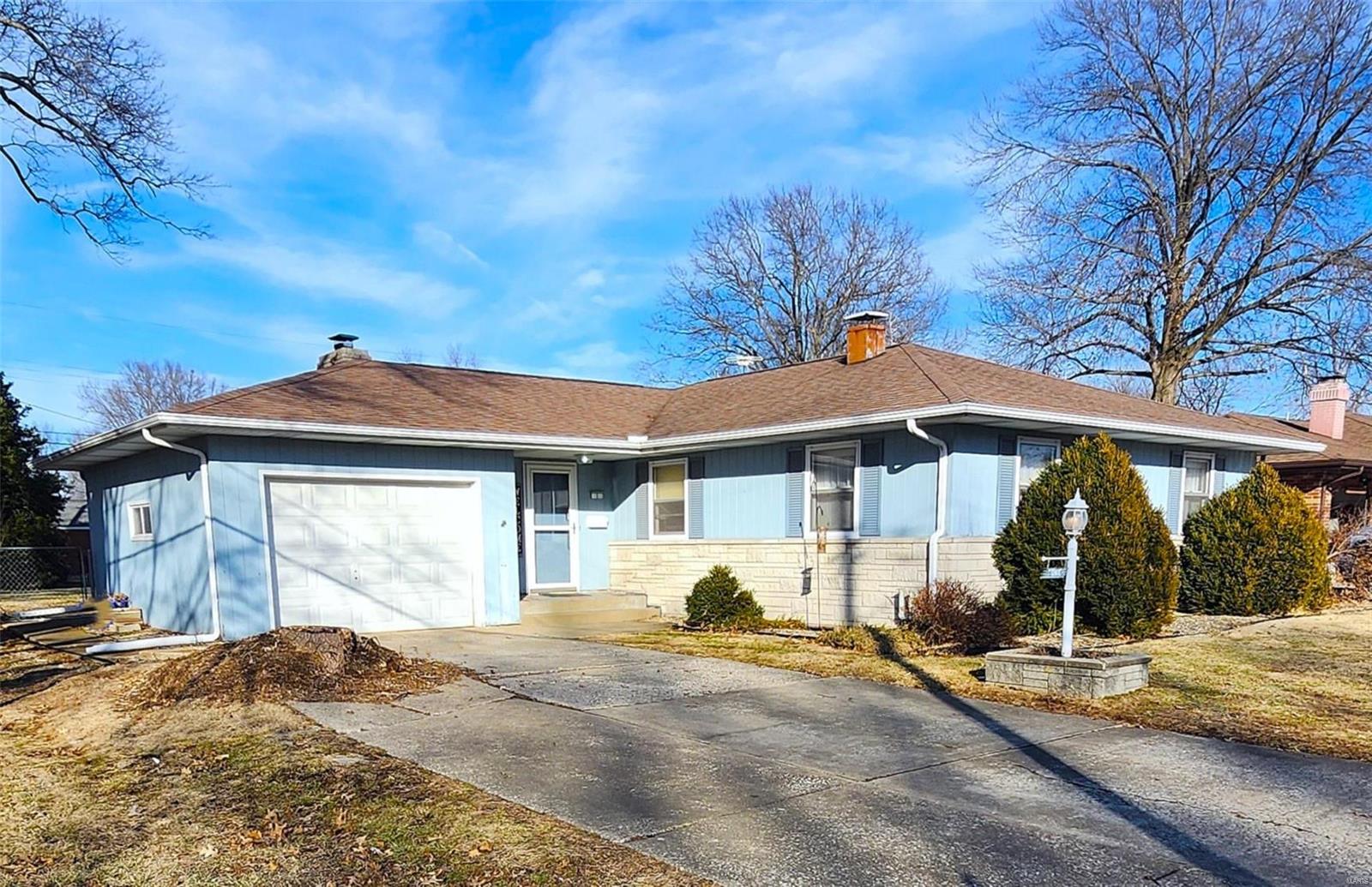 3 Bedroom, 1,644 sq. feet 1 BERMUDA Lane Granite City, IL