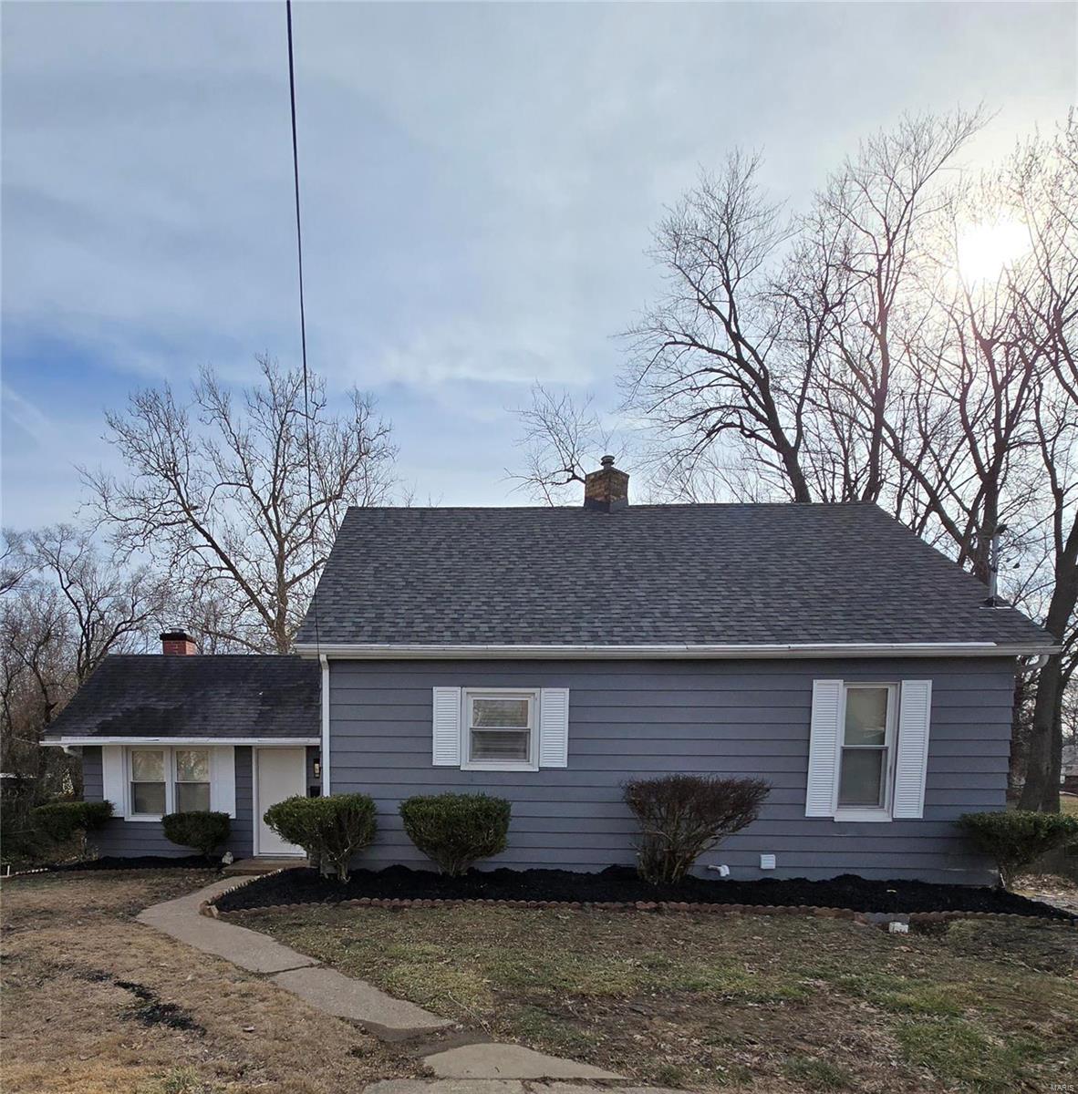 3 Bedroom, 1,406 sq. feet 730 Bond Avenue  Collinsville, IL