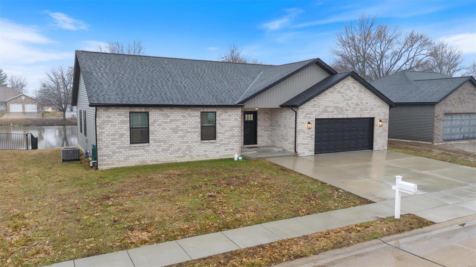 3 Bedroom, 1,608 sq. feet 26 Steele Drive Granite City, IL