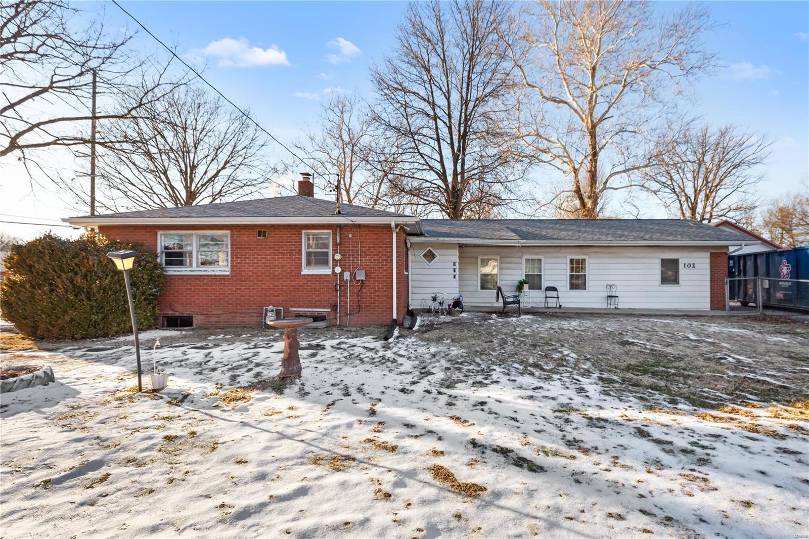 3 Bedroom, 2,024 sq. feet 102 Archer Drive Godfrey, IL