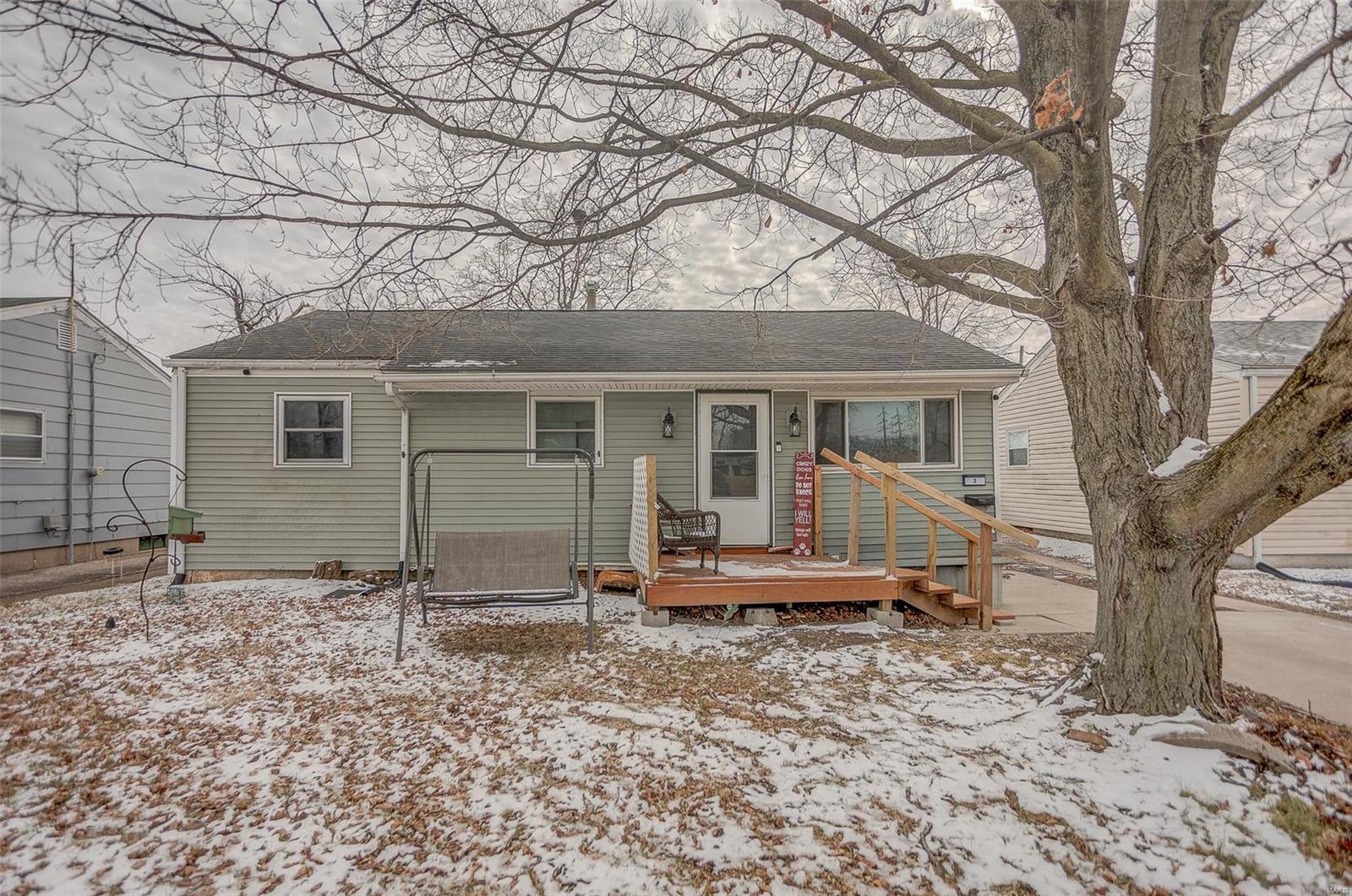 3 Bedroom, 936 sq. feet 3 Briarcliff Drive Granite City, IL