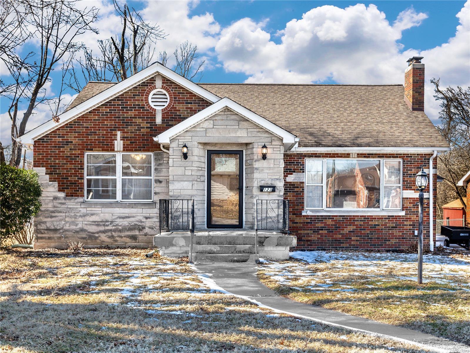 3 Bedroom, 1,697 sq. feet 123 Kenwood Lane Collinsville, IL