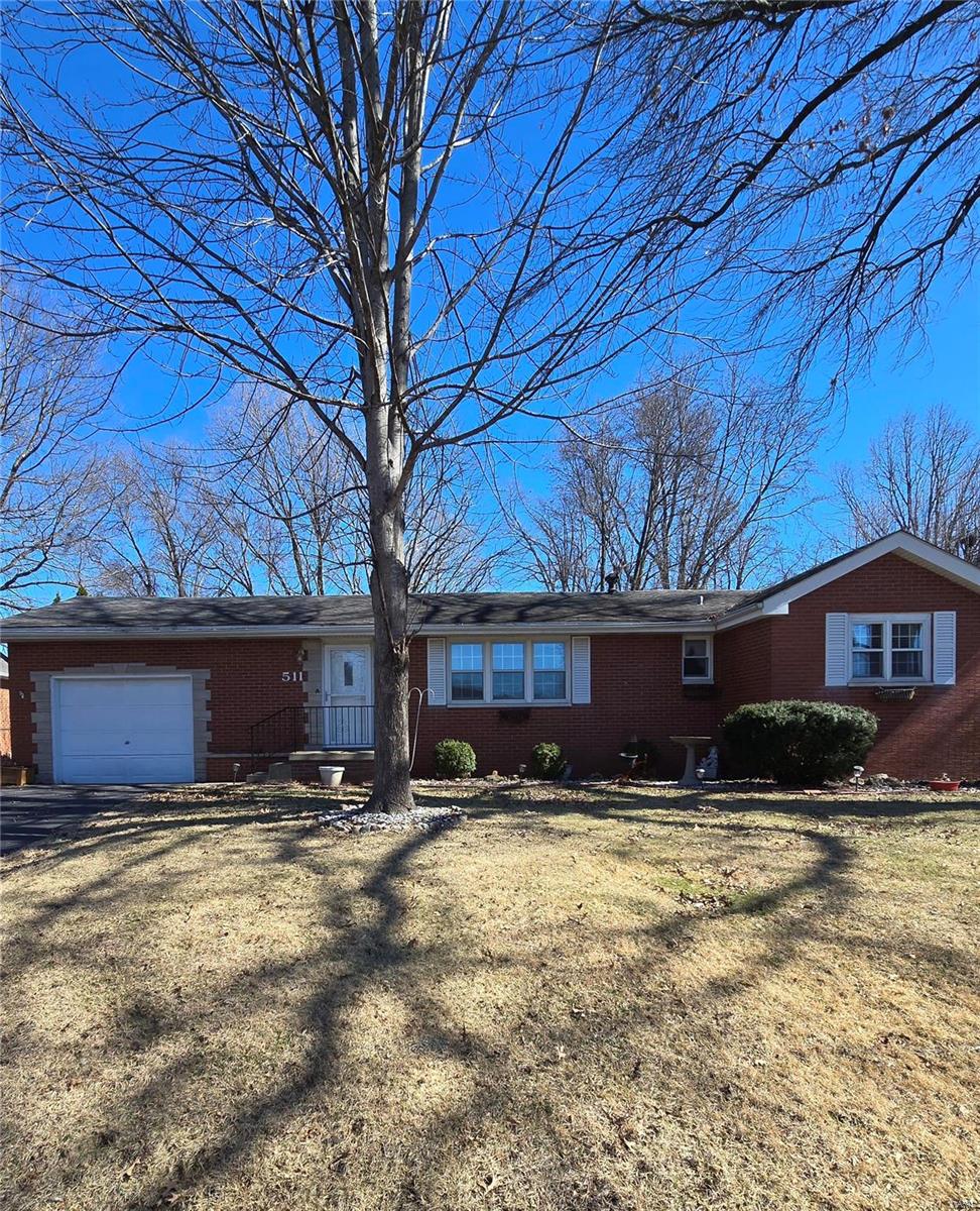 3 Bedroom, 1,128 sq. feet 511 Courtesy Lane  Bethalto, IL