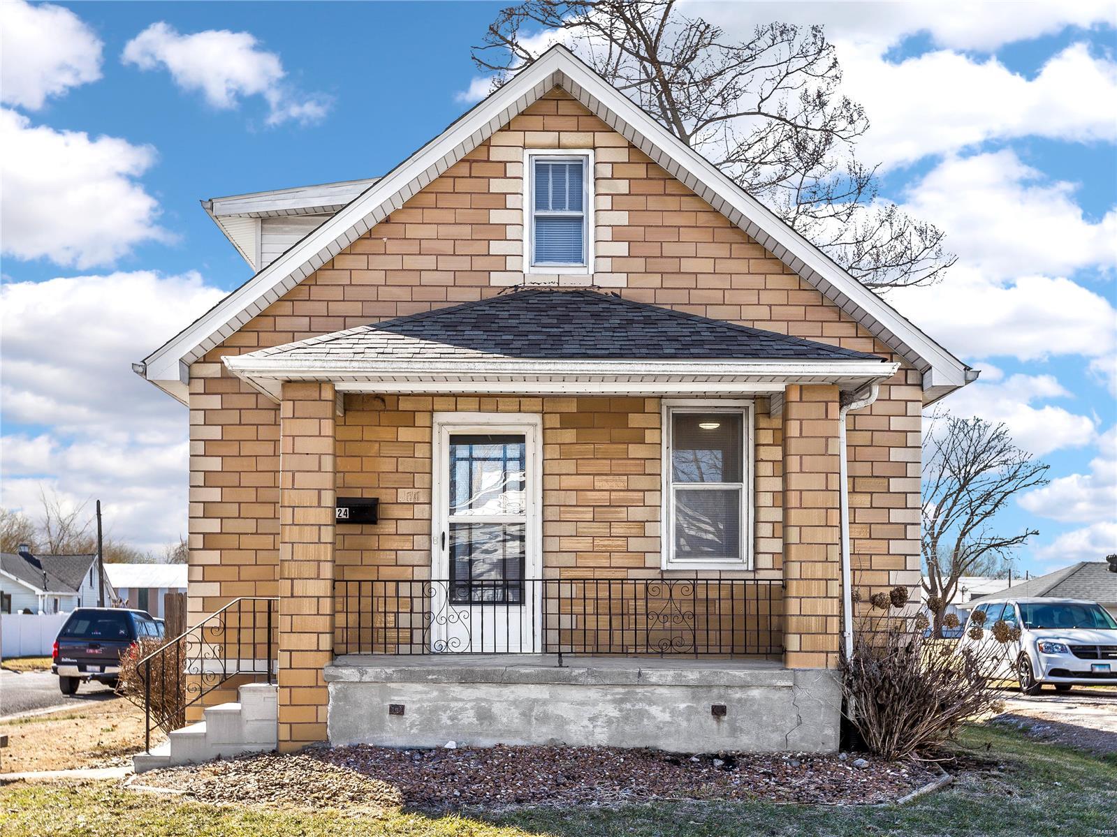 3 Bedroom, 1,309 sq. feet 924 Cedar St, Highland  Highland, IL