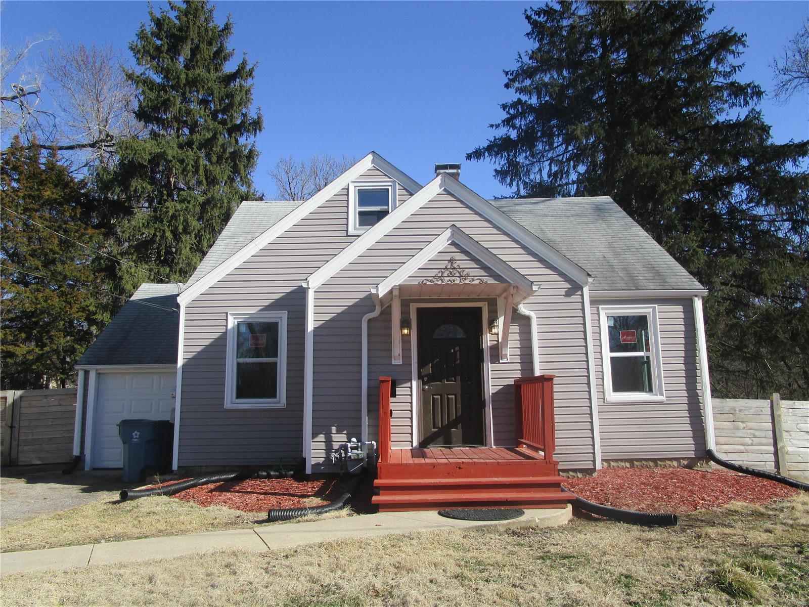 3 Bedroom,  7 Pineview Lane Collinsville, IL