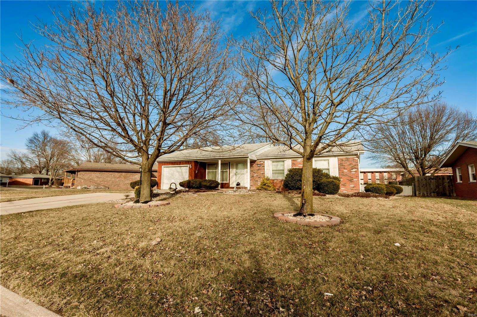 3 Bedroom, 1,442 sq. feet 16 Airwood Dr  East Alton, IL